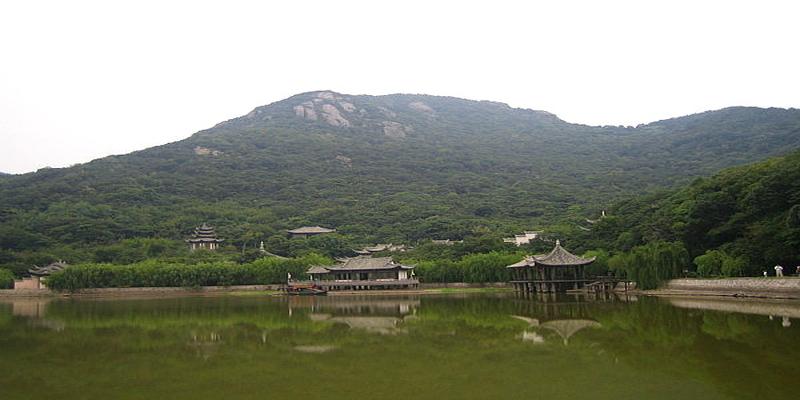 山区坟地风水图(故人墓地要避开这三“缺”)