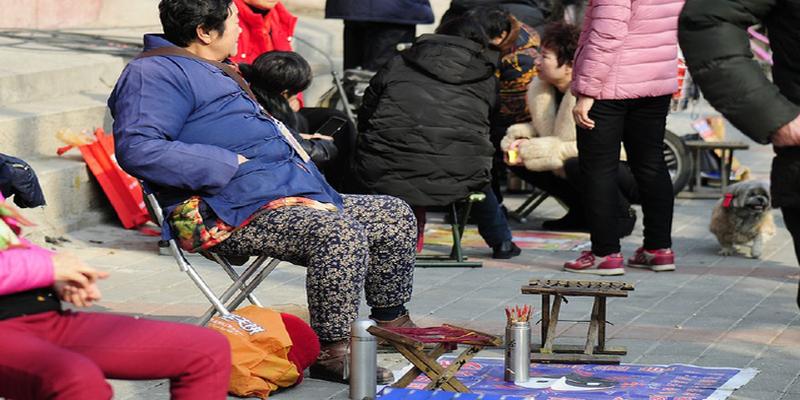 郑州算卦算得准的地方(郑州城隍庙附近卜卦算命成集市)