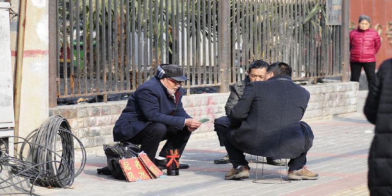 郑州算卦算得准的地方(郑州城隍庙附近卜卦算命成集市)