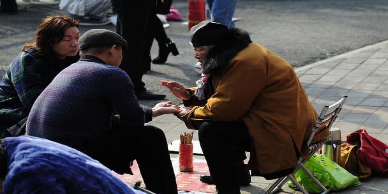 郑州算卦算得准的地方(郑州城隍庙附近卜卦算命成集市)