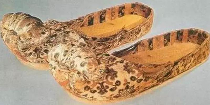 铜钱怎么算卦解卦(施主算一卦吗)