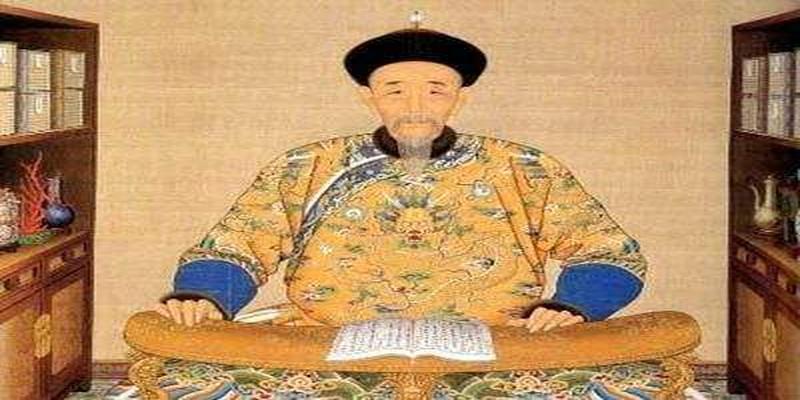 八字如何看命格(八字命格看乾隆)