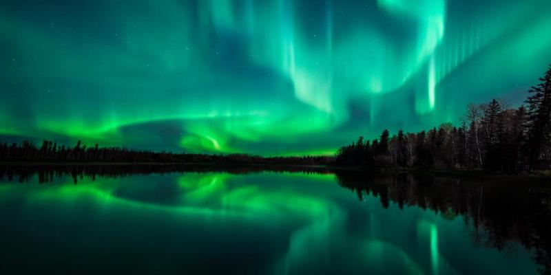 北极地区极昼时日出日落方位(北极光要怎么看)