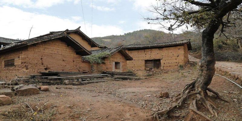 床头朝东脚朝西风水好不好(老人总说“睡觉莫要脚朝西”)