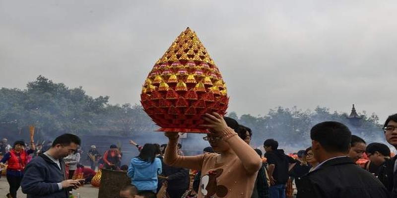 大年初五怎么接财神(初五拜财神)