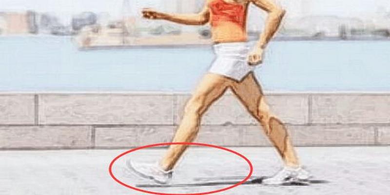 外八字女生为什么是极品(四种不同的走路状态四种命)