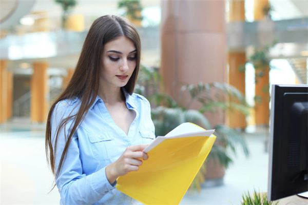 扣错衣扣吉凶预兆(扣错扣子意味着什么)