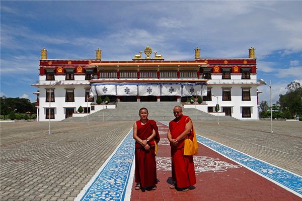 藏族的风俗习惯有哪些？(藏族特色风俗)