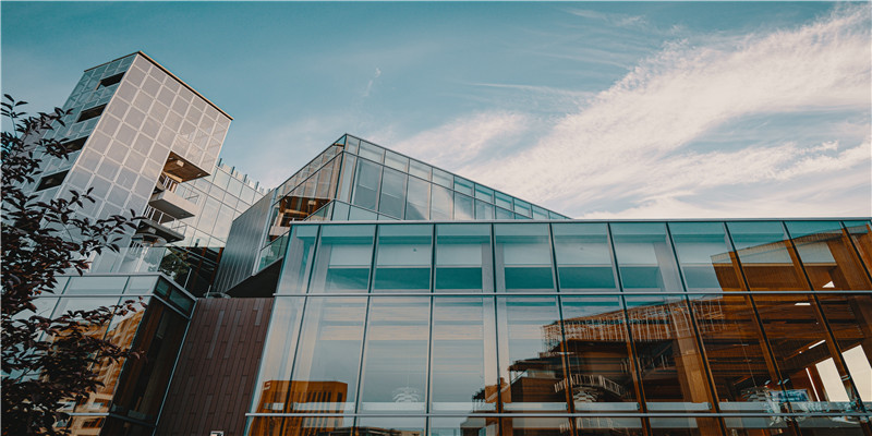 易犯桃花劫的女人面相(面犯桃花的男人面相)