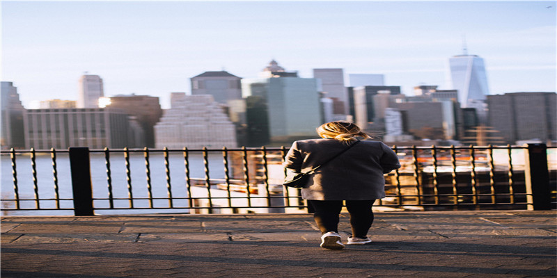 ?八字测官运大小(官运和官神有联系吗)