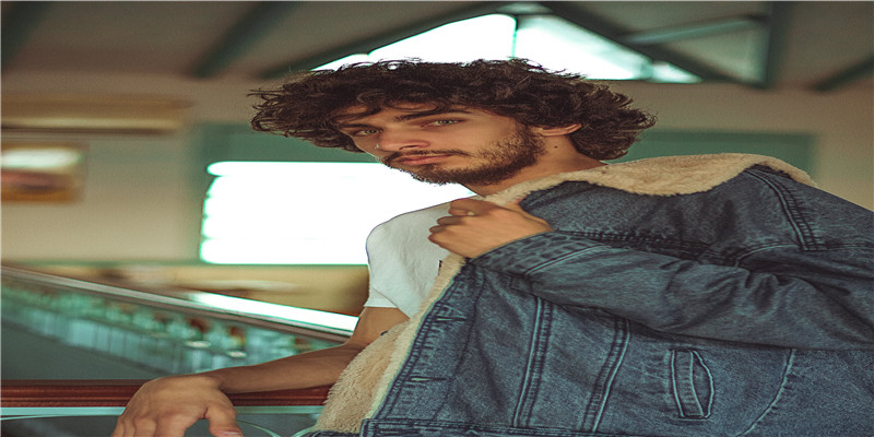 男人桃花充沛长什么样 - ?命犯桃花面相特征 - 运势网(桃花运的花)