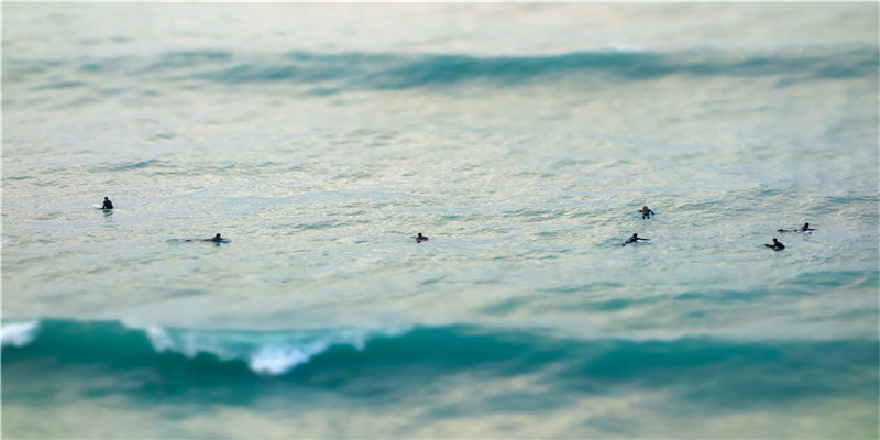 梦见自己光着被看到了(梦见光着全身被别人看到)