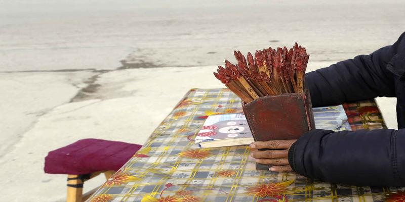 观音菩萨求签算卦(这里的算命师抽签看相仅收10元)