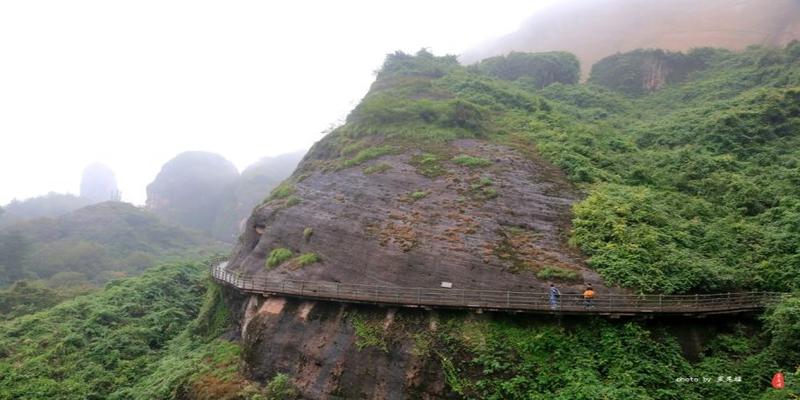 龙虎山正一观算卦(雨中寻梦龙虎山)