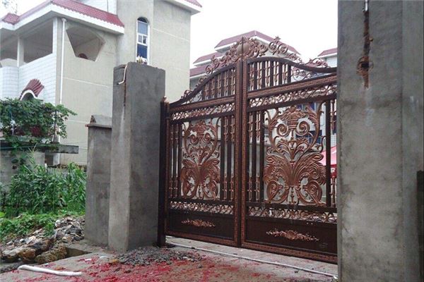 房门对大门的风水禁忌(进大门放鱼缸好不好)