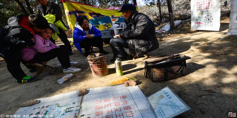 浚县看香算卦哪里比较准(庙会上算命先生成群)