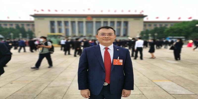 石家庄藁城永安村算卦人电话(福州最励志的“75后”)