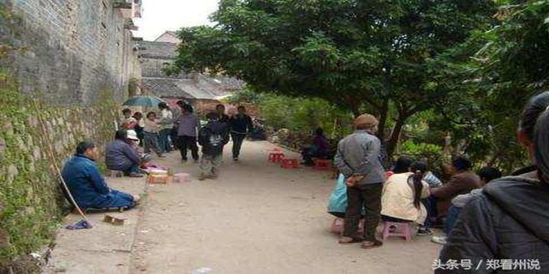 算卦一条街善若吉(河南农村“神婆”算卦)