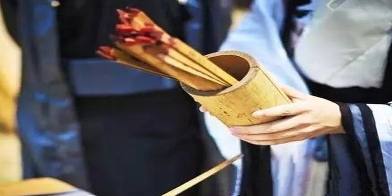 算卦之前需要注意什么(街头算命骗术大公开)