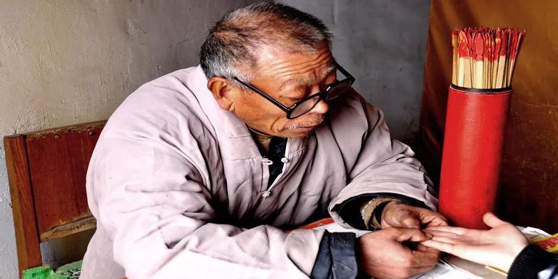 算卦到底好不好(揭秘江湖“算卦人”的老底)