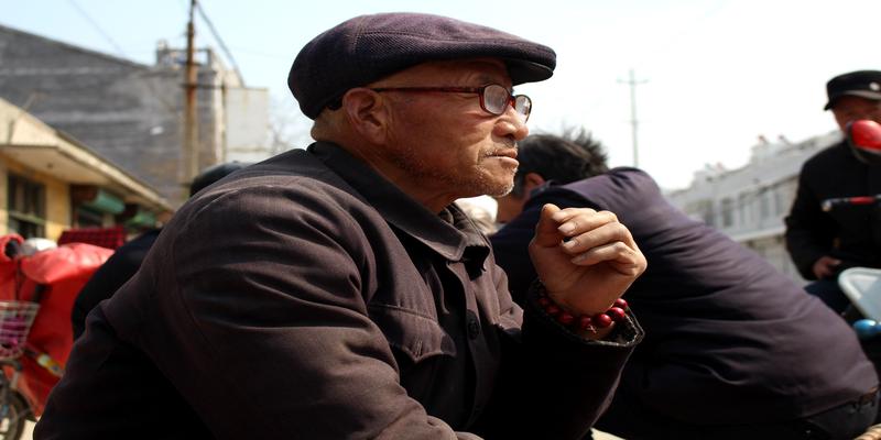 算卦用的铜钱(实拍集市上的算命先生们)