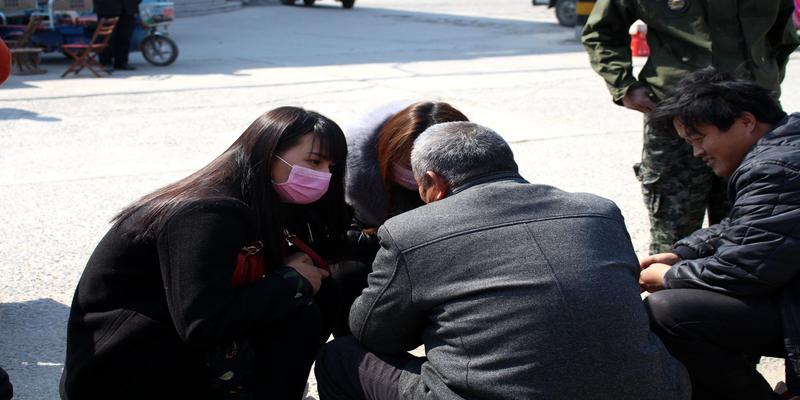 算卦用的铜钱(实拍集市上的算命先生们)