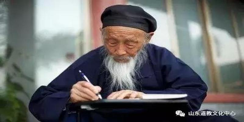 算卦卦金多少合适(为什么不能免费算命)