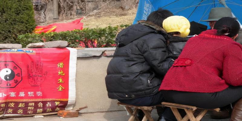 算卦的话能跟别人说吗(算命先生啥都知道)