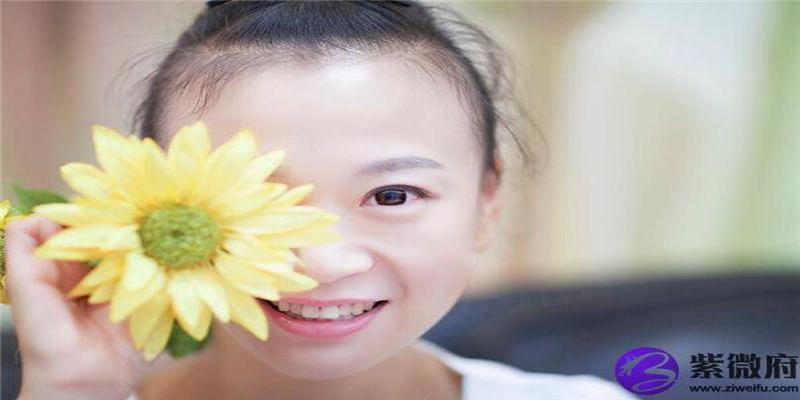 天庭以及发髻高的人命运如何