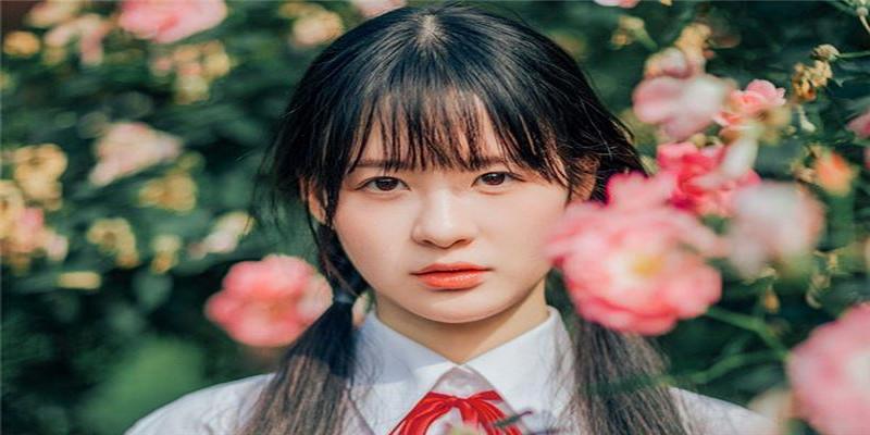 天生有魅力的女人的面相(气质端庄的女人面相)