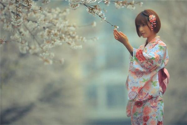 女人右手腕长痣(左手腕部长痣)