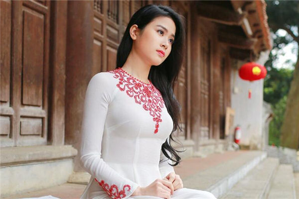 什么八字男命婚后运气好(容易有外遇的八字男命)