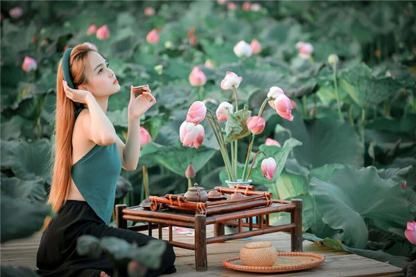 什么八字男命婚后运气好(容易有外遇的八字男命)