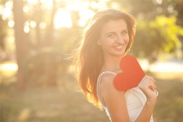 1984年出生的人是什么纳音五行(1984年属鼠五行属什么命)