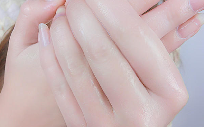 女生右手掌纹解说图(大富大贵的女人手相特征)