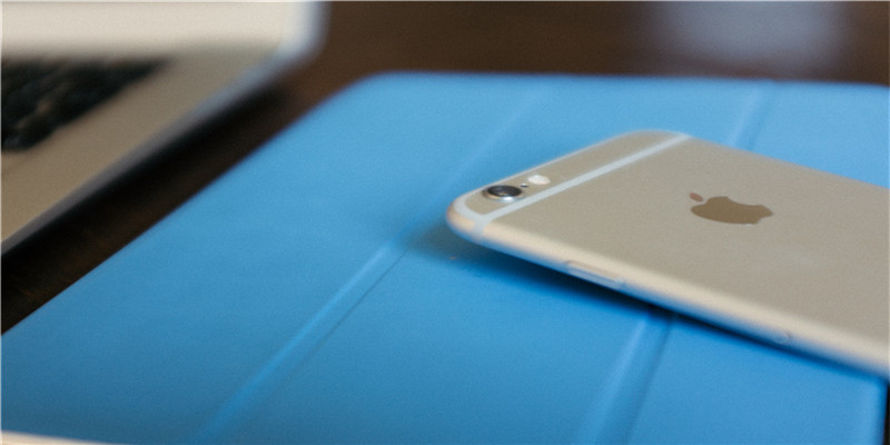 梦到去世的亲人给钱好不好 (梦见去世的亲人给钱是什么预兆)