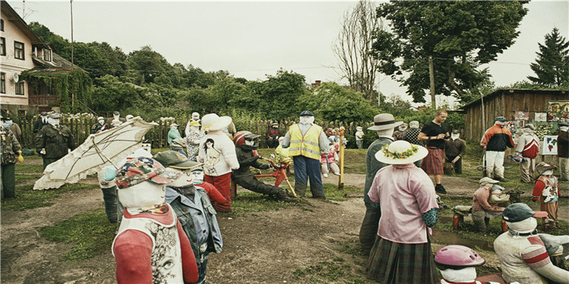 梦到在外面洗头发 (梦见自己在别人家里洗头发)
