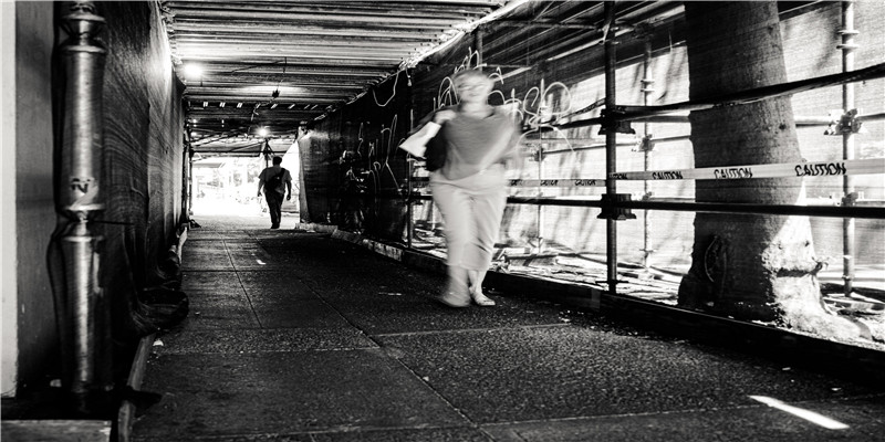 梦到好多人唱歌 (梦见有很多人在唱歌)