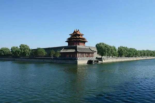 金色象征什么(五行为金的颜色)